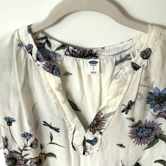 Old Navy Floral Blouse - Picture 2 of 8
